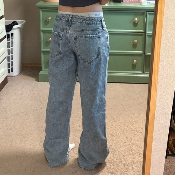 JEANS - Picture 2 of 3